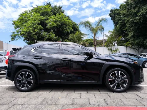 Lexus UX 5p 300h HEV L4/2.0 Aut