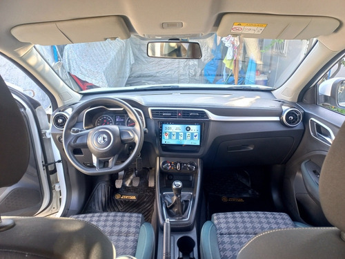 Imagen 5 de 15 de Mg Zs 1.5 Std Mt 5p