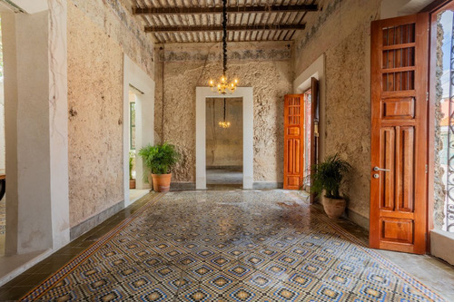 Hermosa Casa Colonial En Venta Merida, Centro Historico (avc