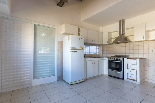 Casa Venta 3 Dormitorios Y Parque En La Plata