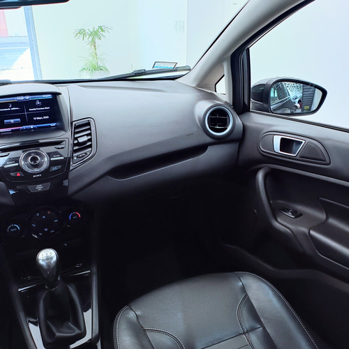 Ford Fiesta Titanium 1.6 4x2 #mkt
