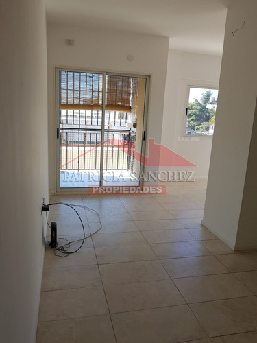 Departamento En Venta En Caseros