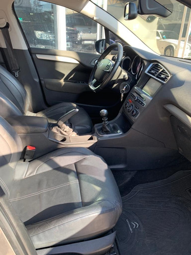 Imagen 15 de 20 de Citroën C4 Lounge 2016 1.6 Hdi 115 Feel Pack