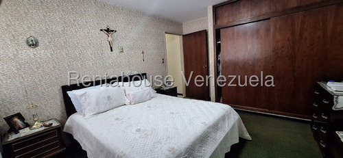 Edificio Con Local Comercial A Pie De Calle En Venta En Los Chorros 25-21914 Cs