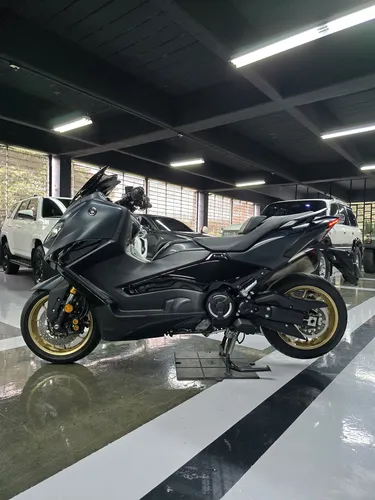 Yamaha T Max 560