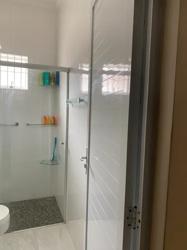 Oportunidade! Excelente Imóvel A 2 Quadras Da Praia Em Um Dos Bairros Que Mais Cresce Em Praia Grande!