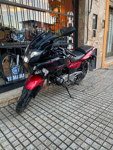 Bajaj Rouser 220 F