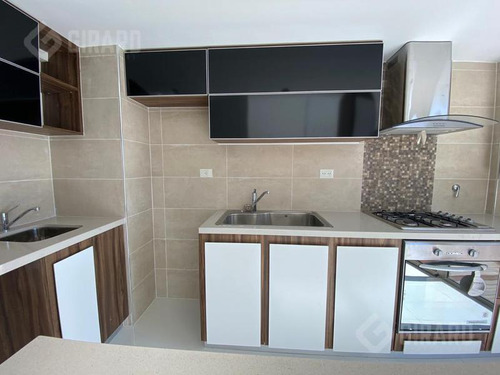 Departamento En Venta De 2 Ambientes A Estrenar, Edificio Damar Ix, En Zona Plaza Mitre