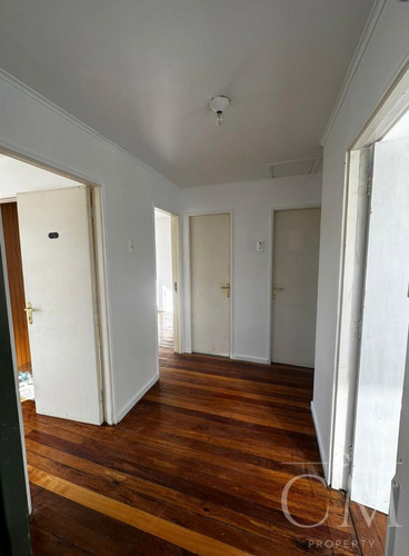 Local Comercial En Calle Lautaro Con Las Heras