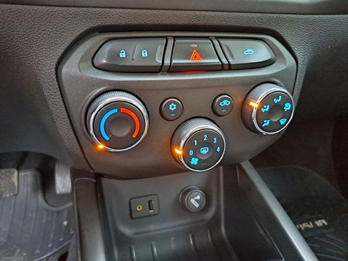 Imagen 14 de 15 de Chevrolet Onix Ltz Manual