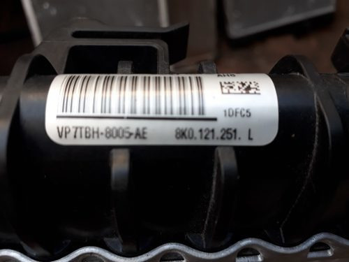 Imagem 2 de 2 de Radiador Audi Q3 Original