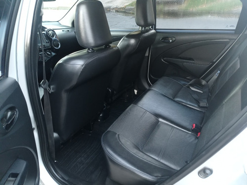 Toyota Etios Platiniun 5p