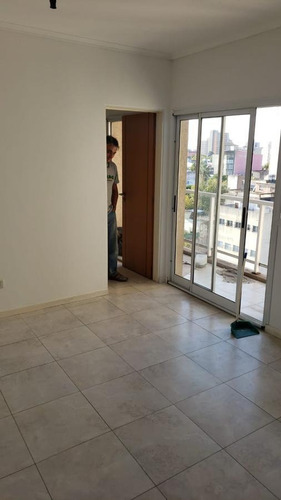Imagen 3 de 9 de Venta Departamento Dos Ambiente Con Ventanales, Sarmiento 1247 San Miguel