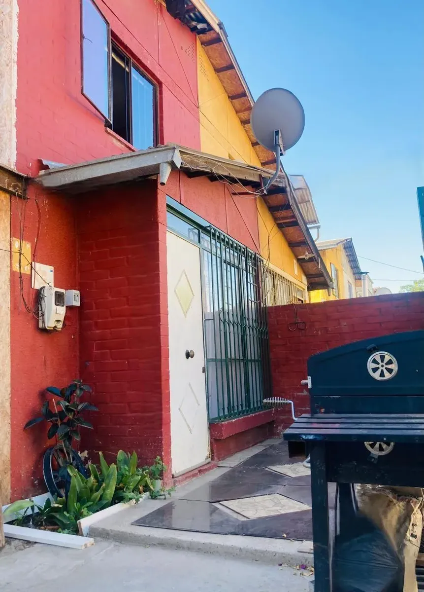 Imagen 2 de 27 de Casa En Esquina Con Vista Al Cerro Quimey San Bernardo