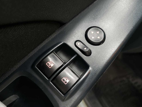 Imagem 9 de 13 de Fiat Idea 2014 1.4 Attractive Flex 5p