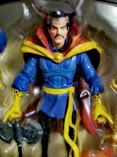 Marvel Legends Dr. Strange Clásico (Usado)