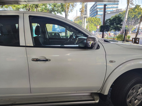 Mitsubishi L200 2.4 Cabina Doble 4x2 Mt