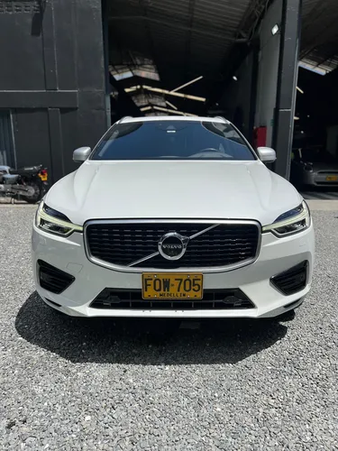 Volvo XC60 2.0 T8 Awd Inscription Hibrido