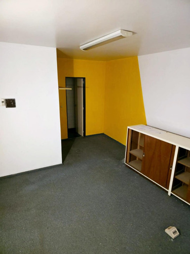 Oficina En Edificio De Categoría