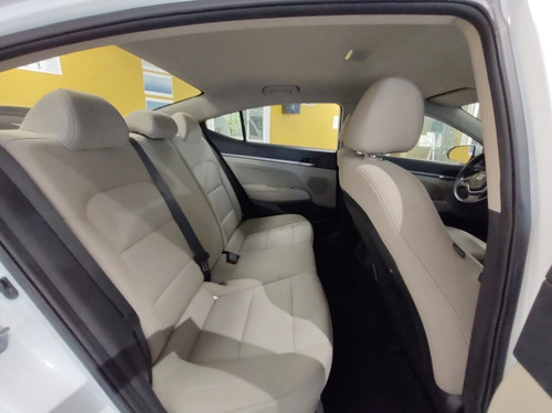 Imagen 11 de 13 de Hyundai Elantra