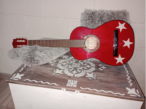 Guitarra M5 Gracia. Roja Con Funda Incluida 