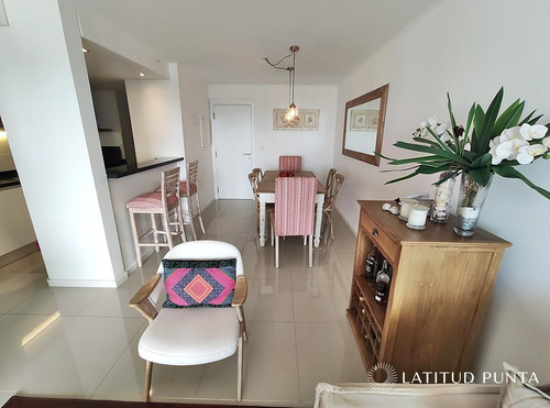 Piso Alto En Brava- Ref: 1188