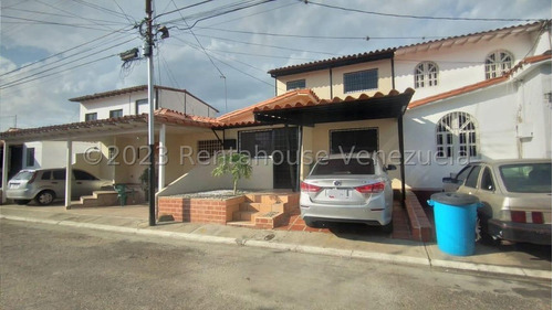 Casa En Venta En Los Cardones Zona Este De Barquisimeto Lara, Rc