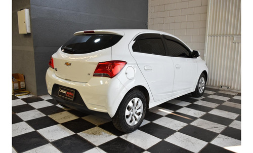 Chevrolet Onix Onix 1.0 MPFI LT 8V FLEX 4P MANUAL