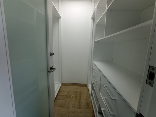 Imagen 24 de 30 de Vendo Apto 268m2 4h/6b/4p Colinas De Tamanaco 8942