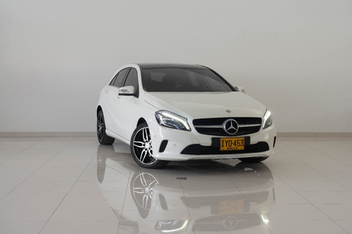 Imagen 2 de 11 de Mercedes Benz A200 2016