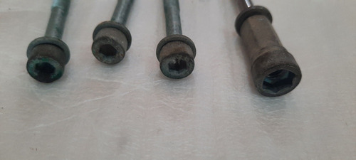 4 Tornillos Cuerpo De Aceleracion Audi A6 3.0 02-04 (Usado)