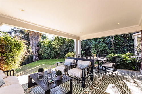 Casa En Venta De 8 Dorm. En Lo Barnechea