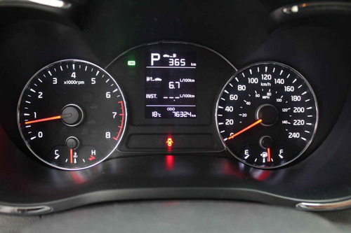 Imagen 12 de 13 de Kia Forte Sedan 2018 4 Cilindros