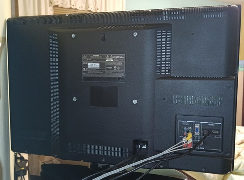 Imagen 4 de 6 de Televisor Tv Toshiba 32 Pulgadas En Buen Estado