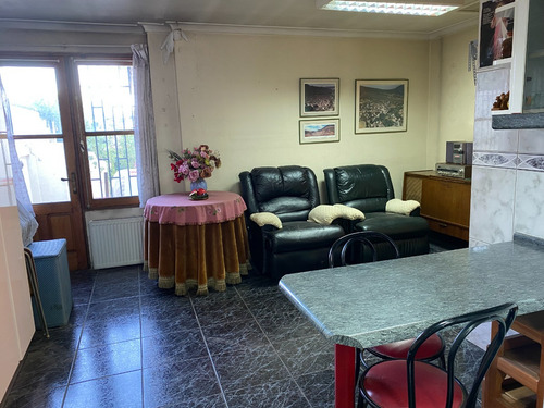 Casa Sólida Con Amplio Terreno, Cercano A Estación De Metro