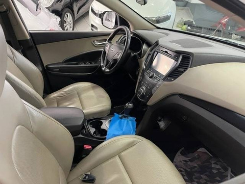 Imagem 4 de 8 de Hyundai Santa Fé 3.3 Mpfi 4x4 V6 270cv Gasolina 4p