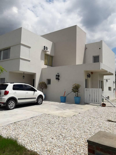 Imagen 2 de 16 de Casa En Venta En San Gabriel, Villanueva, Tigre
