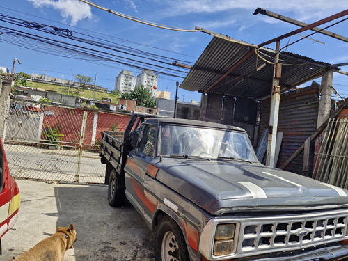 Ford F1000 3.9 L 2P