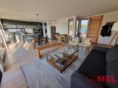 Casa En Arriendo De 2 Dorm. 2 Baños, Piedra Roja, Chicureo