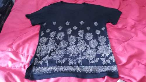 Remera Fondo Negro Estampada Con Rosas Para Dama Talle Xl