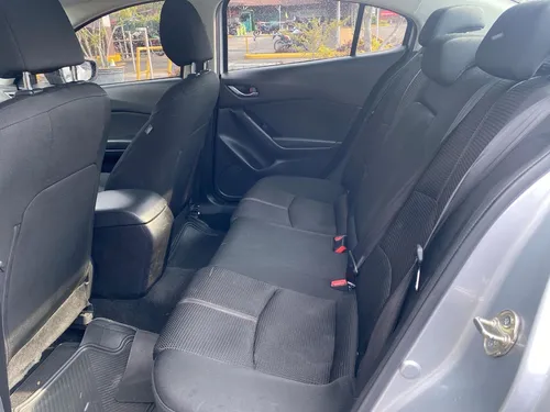 Mazda 3 2.O SPORT TOURING