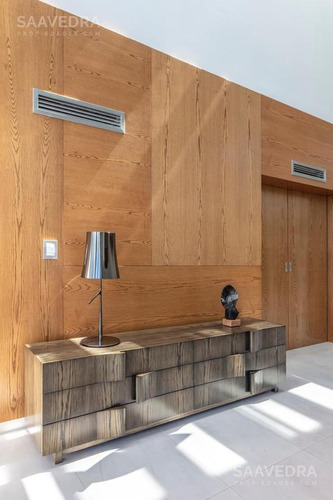 Imponente Casa Al Lago Central En El Barrio Golf Nordelta