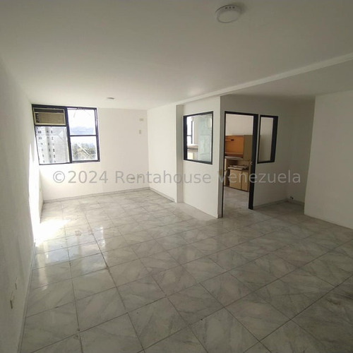 Apartamento En Venta En Los Dos Caminos  24-17071 Yf