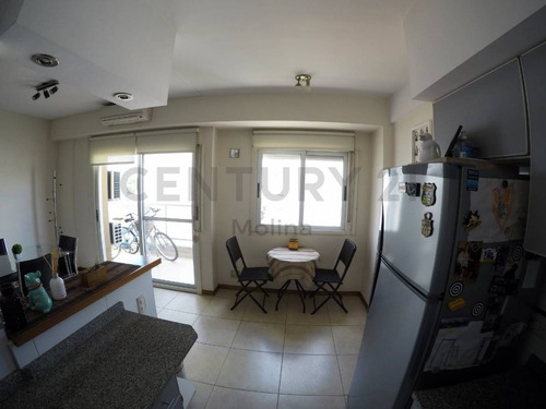 Imagen 6 de 16 de Venta Departamento 2 Ambientes San Martin Centro Cochera Cubierta