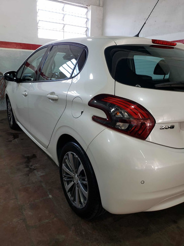 Imagen 8 de 11 de Peugeot 208 1.6 Feline 2019