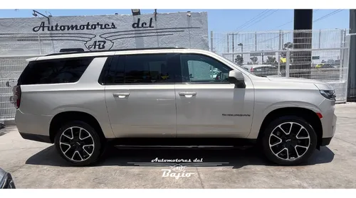 Chevrolet Suburban 5.3 Rst 4X4 At