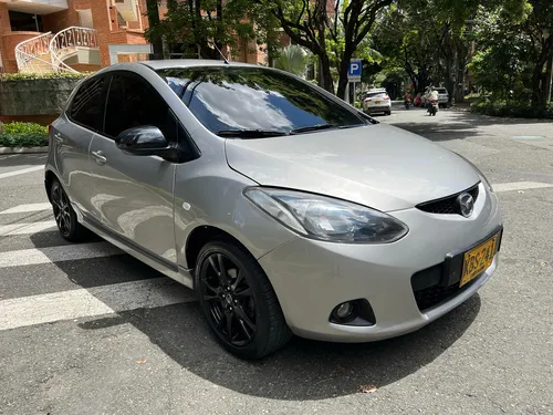 Mazda 2 1.5 Hatchback Automático 2010