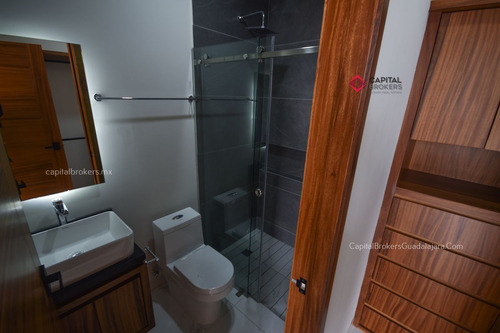 Casa De Lujo Nueva En Venta En Solares Zona Real