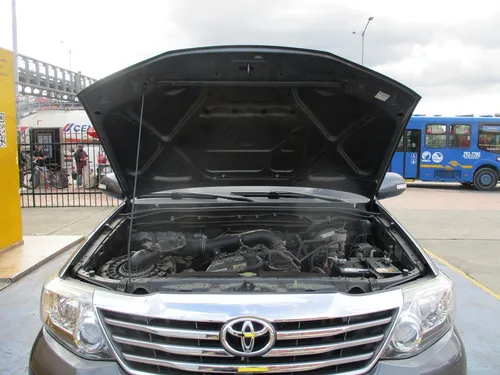 Toyota Fortuner Sr5 4x2 2700cc Mt Aa