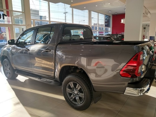 Imagen 4 de 10 de Toyota Hilux Sr 4x2 Autom Entrega Febrero Precio Oficial Let
